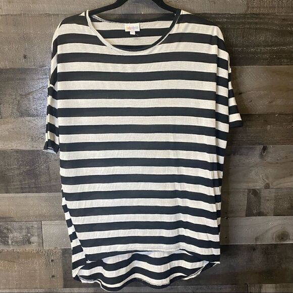 Lularoe black and white XS top - Picture 4 of 6
